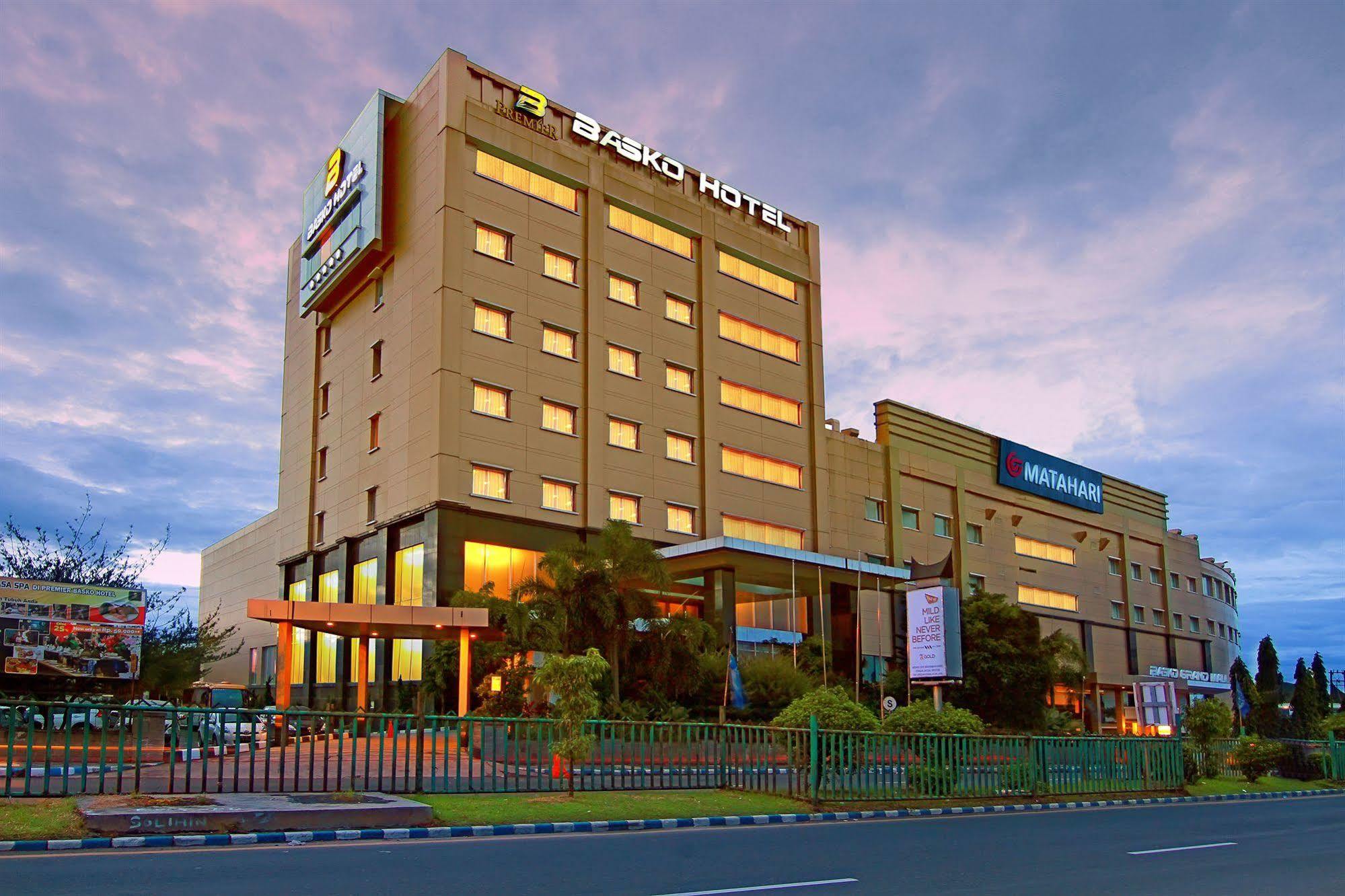 Premier Basko Hotel Padang  Dış mekan fotoğraf
